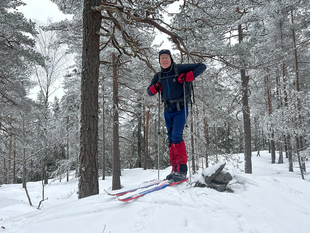 Fornøyd fyr ved varden på Kinnåsen.