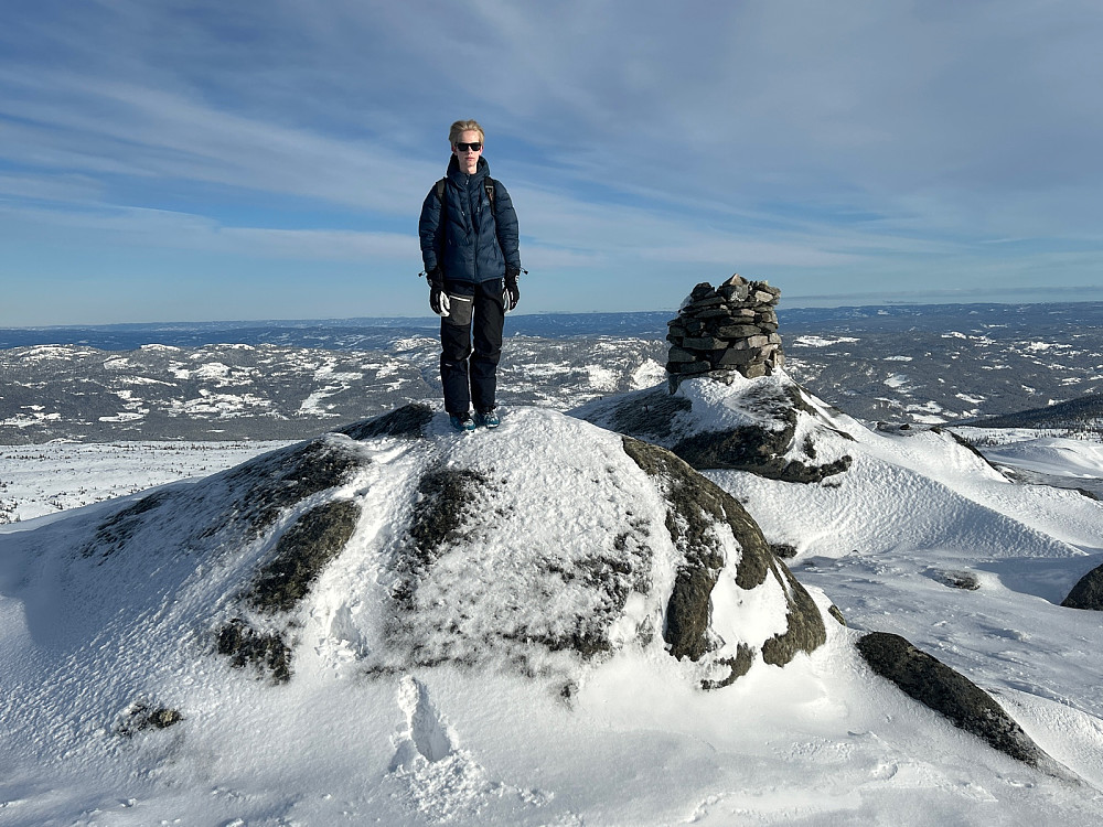 Vegard på toppen av Senhovd.