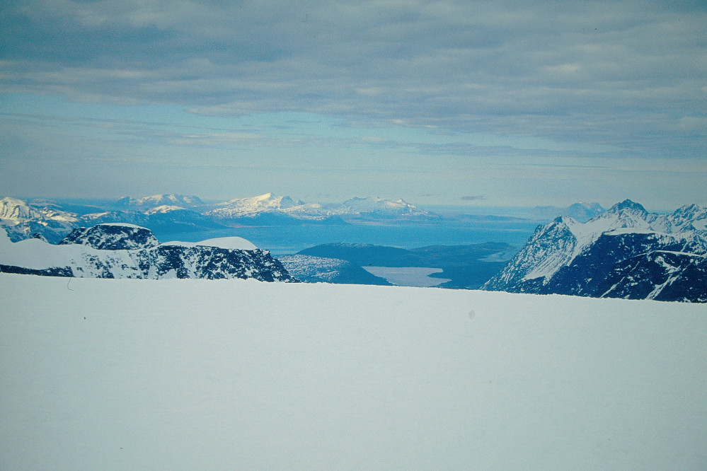 Det her må være utsikt NNV ut Ullsfjorden