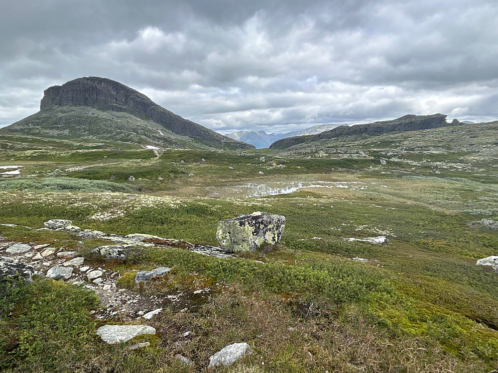 Fin utsikt til Storehorn og kjeften på Veslehorn.