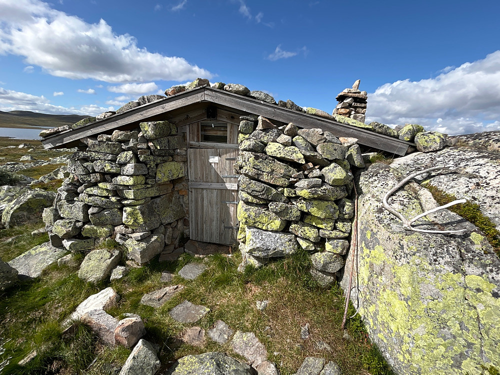 Råstugu.