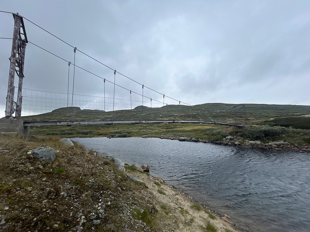 Broen over Djupa som er elven som renner ut av Langesjøen.