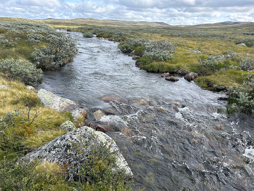 Her må Geitvassbekken forseres.