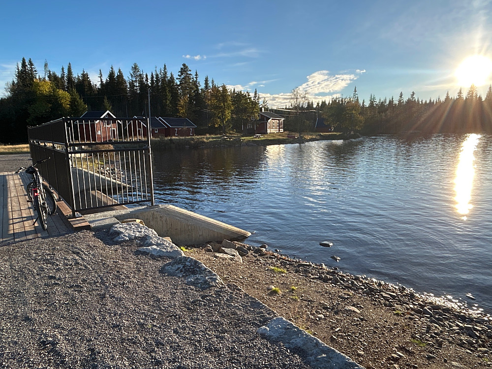 Idyllisk med lav kveldssol ved Gjerdingen.