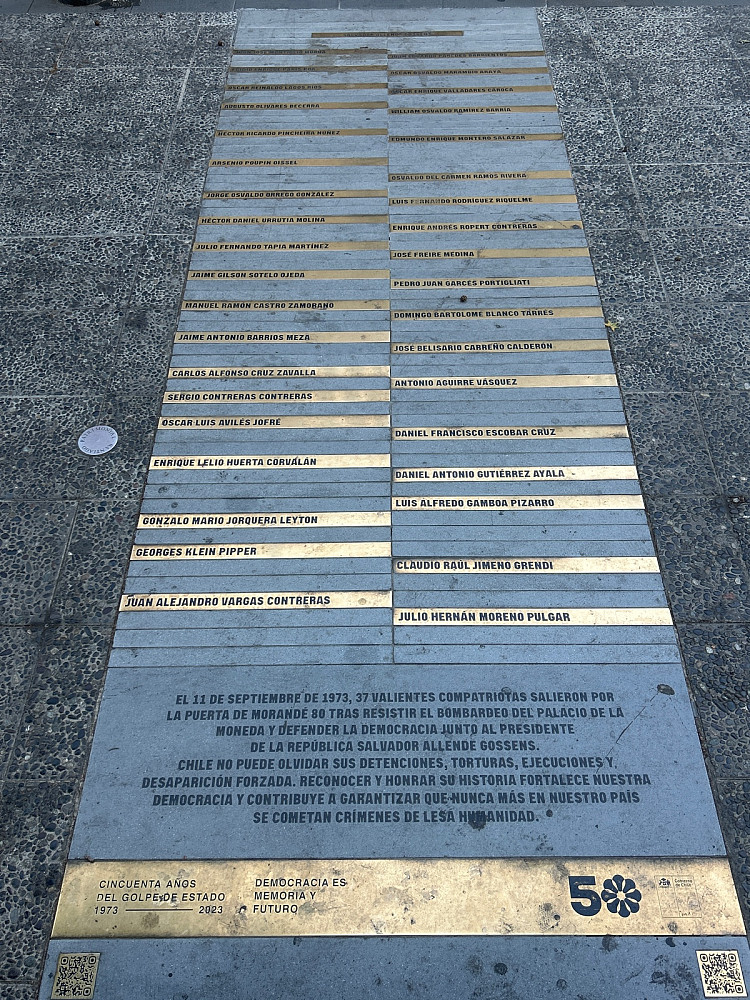 Til minne om de som forsvarte demokratiet i 1973 mot Pinochet.