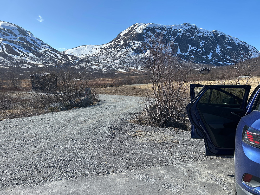Parkering ved Riksvei 52.