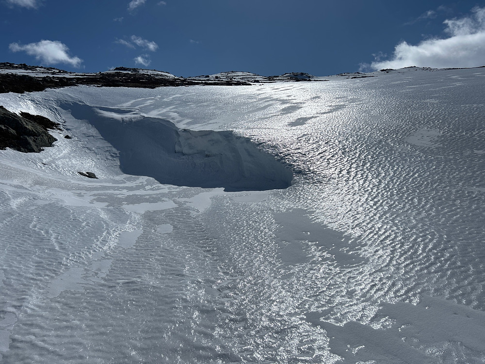 I søkk hadde snøen hopet seg opp. Her oppover fra Bjøbergdalen.