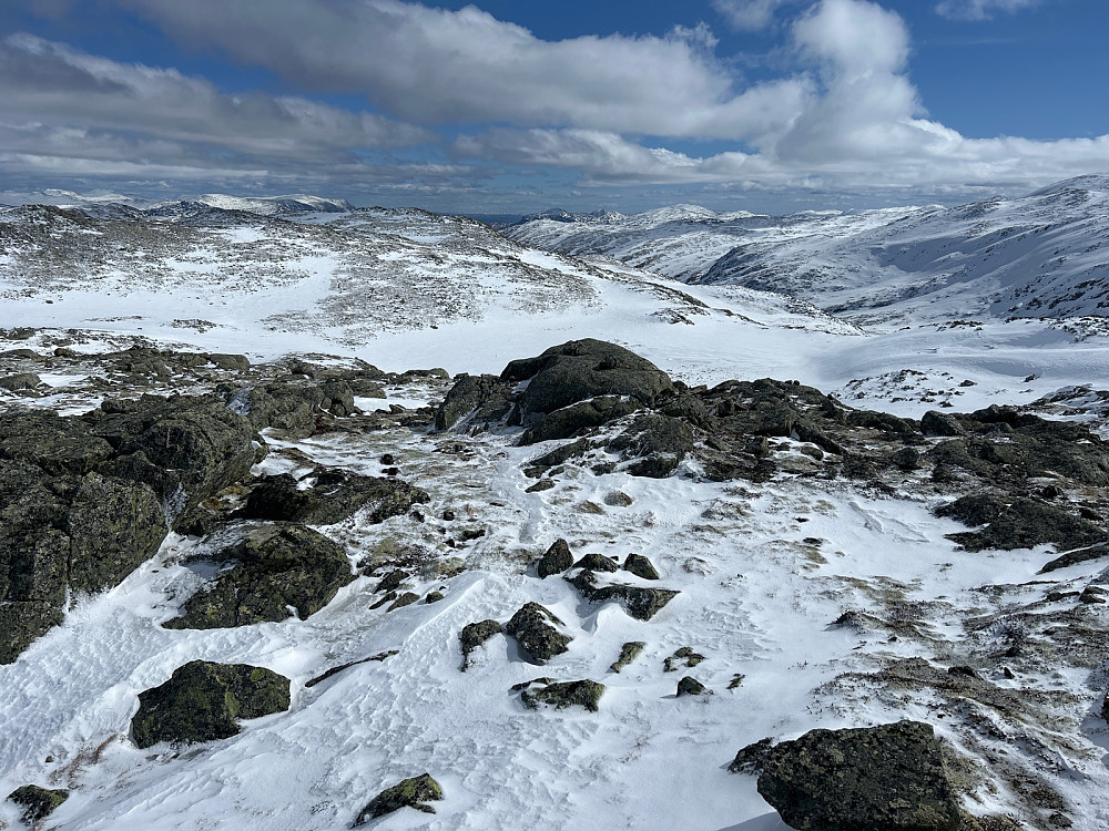 Utsikt sørøstover fra toppen av Hestebottfjellet. 
