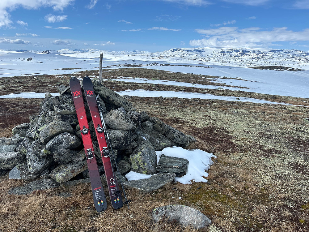 Vestover mot Hardangerjøkulen og finværet på Vestlandet som vi reiste vekk fra.