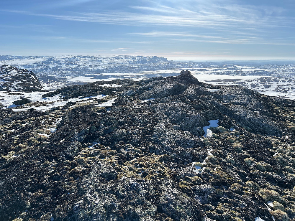 Enten så er dette høyeste punkt med den lille varden på Stolsbergi, 1674 moh,