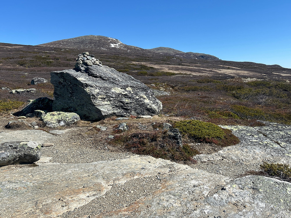 Grytingen i bakgrunnen.