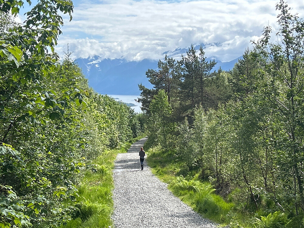 Returveien fra Røssevollvannet.