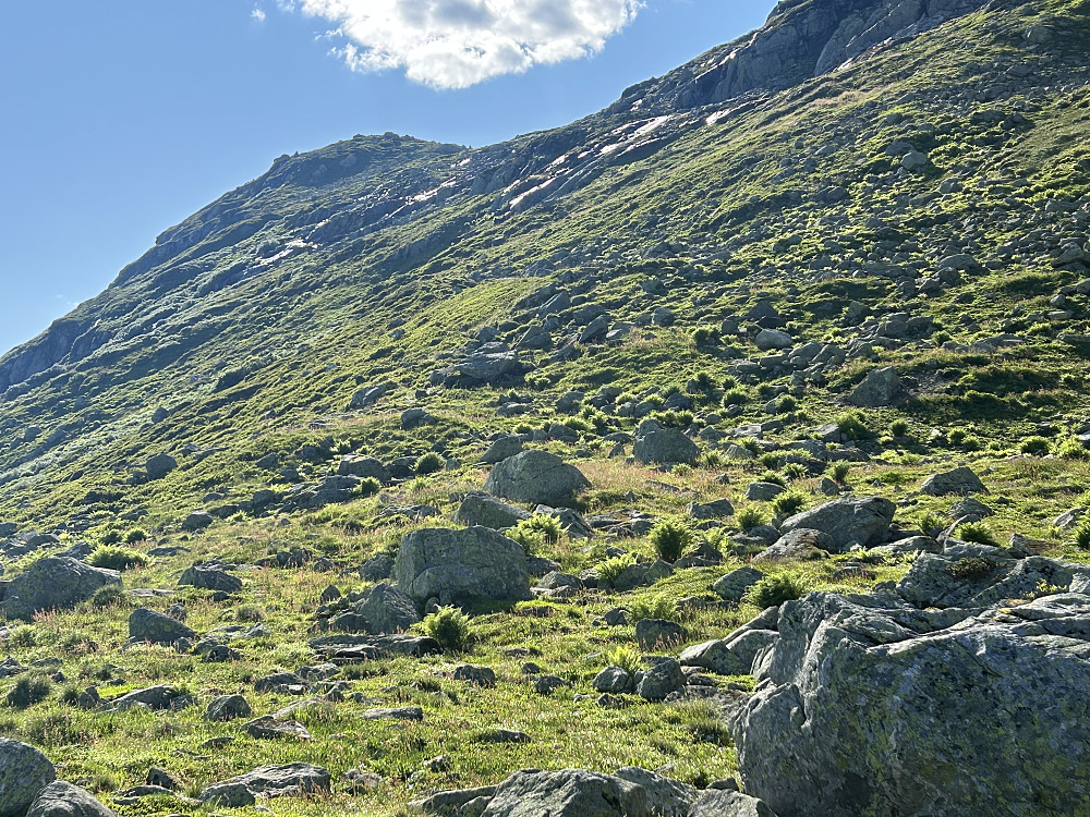 På returen gikk jeg ned skaret her etter forsikringer fra Joso om at det var farbart. Og det gikk helt greit.