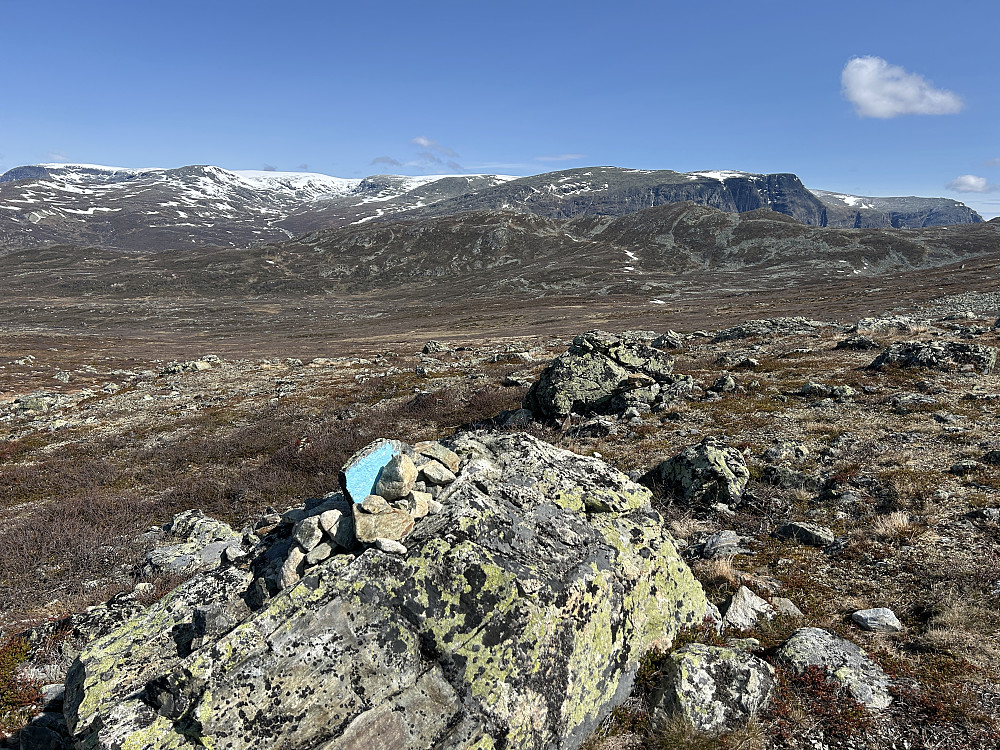 Fortsatt skiføre kan det se ut til oppe på Ranastongi og Storebottegge.