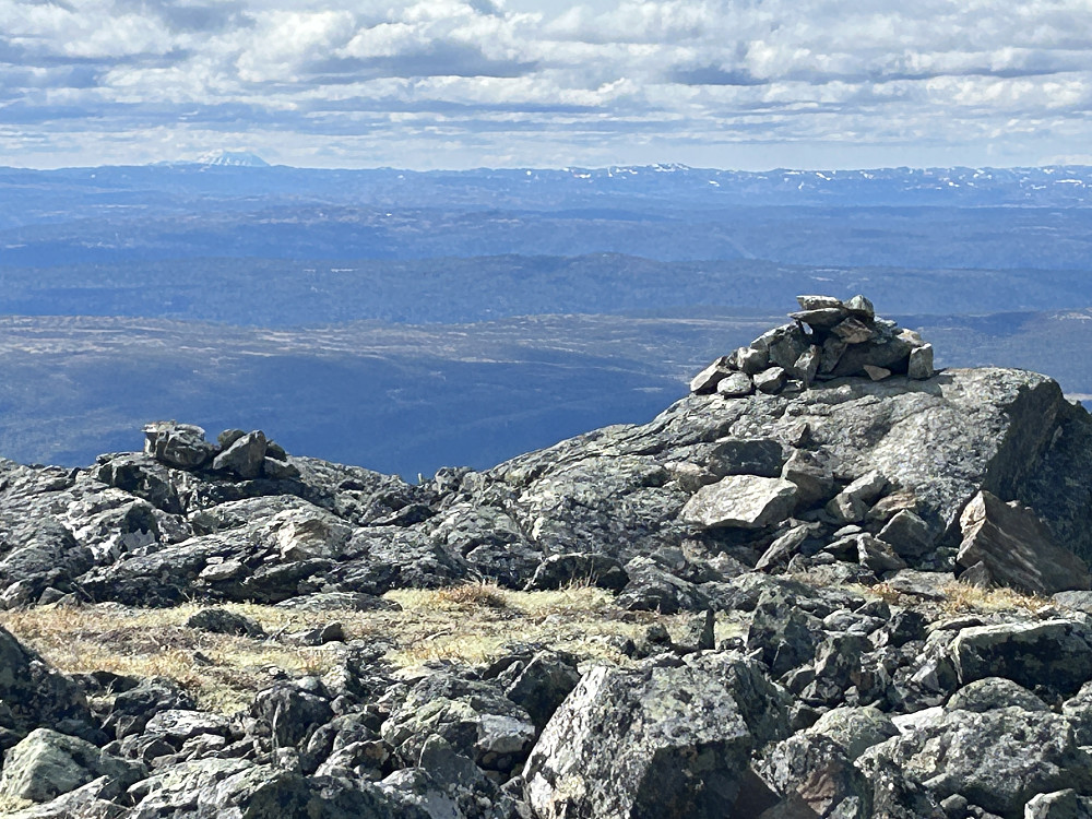 Gaustatoppen i det fjerne. 