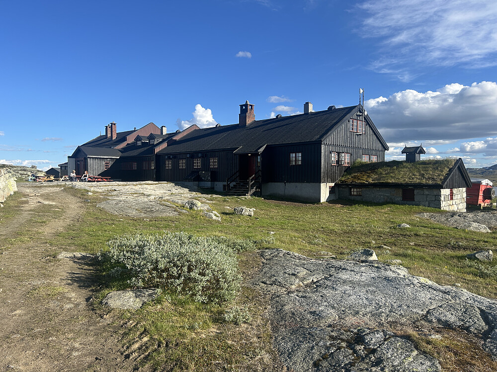 Fremme ved Sandhaug turisthytte hvor jeg ankom litt etter Susanne og Vegard.