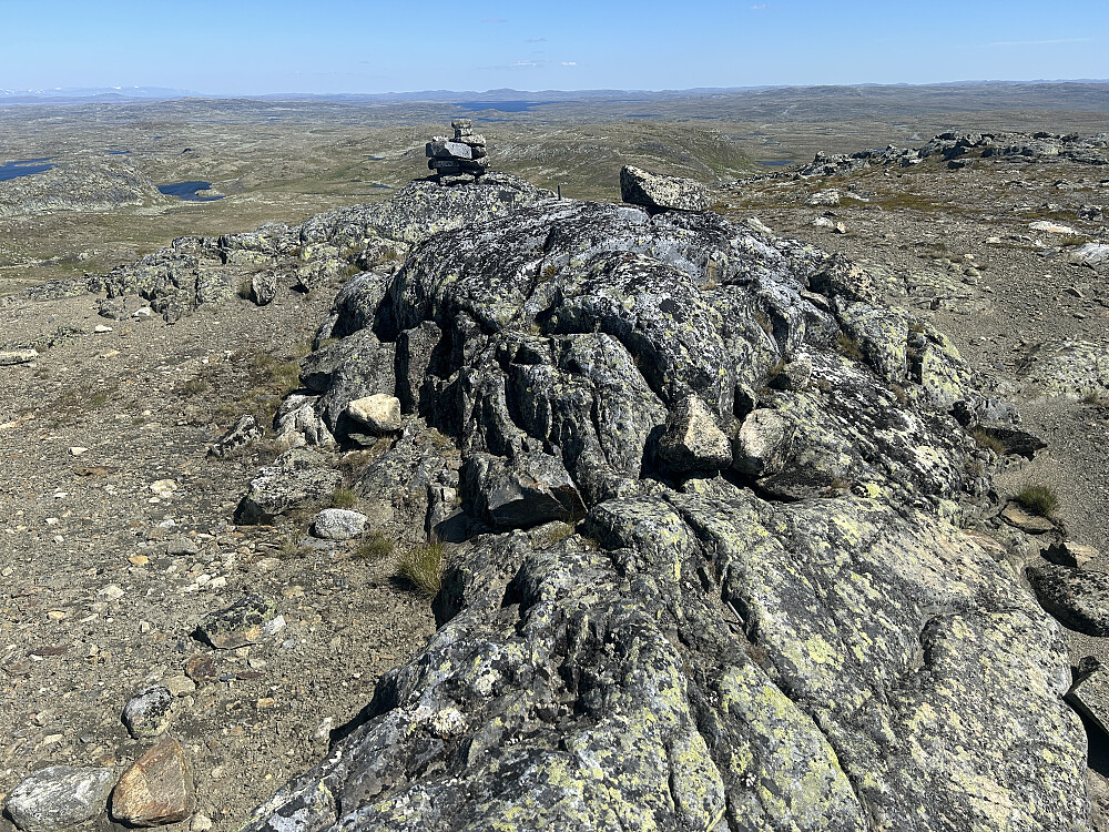 Varde og toppbolt på Blyvarden.