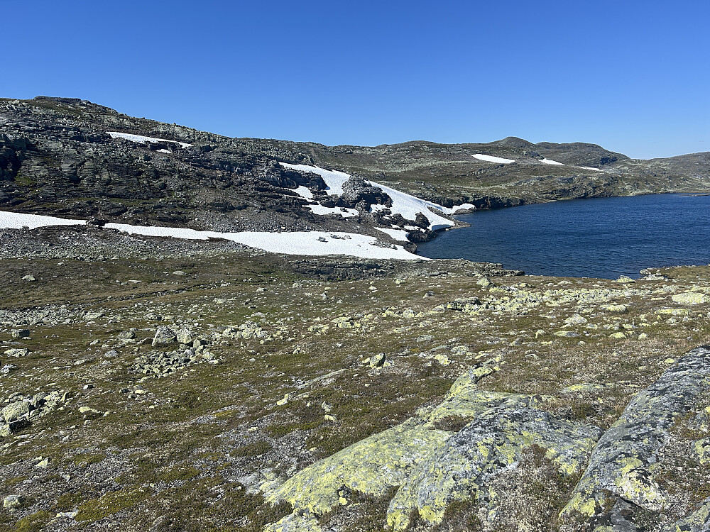 Her runder jeg 1343-vannet, og jeg tror det er Lakadalsberga som ses litt til høyre i bildet.