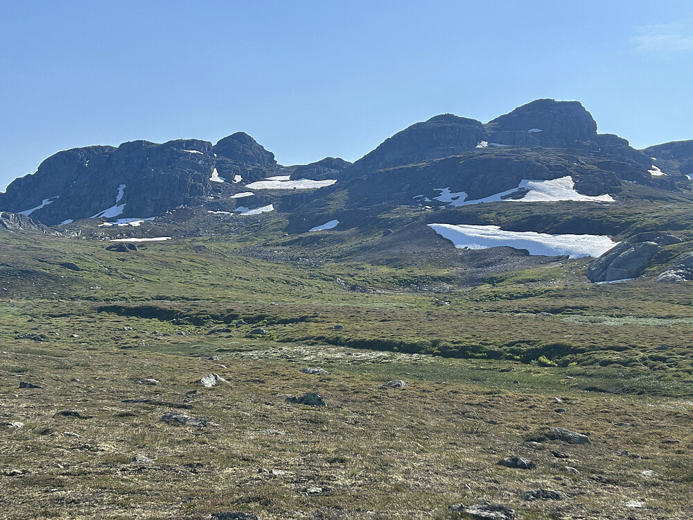 Lakadalsberga er finere undenfra enn fra toppen.