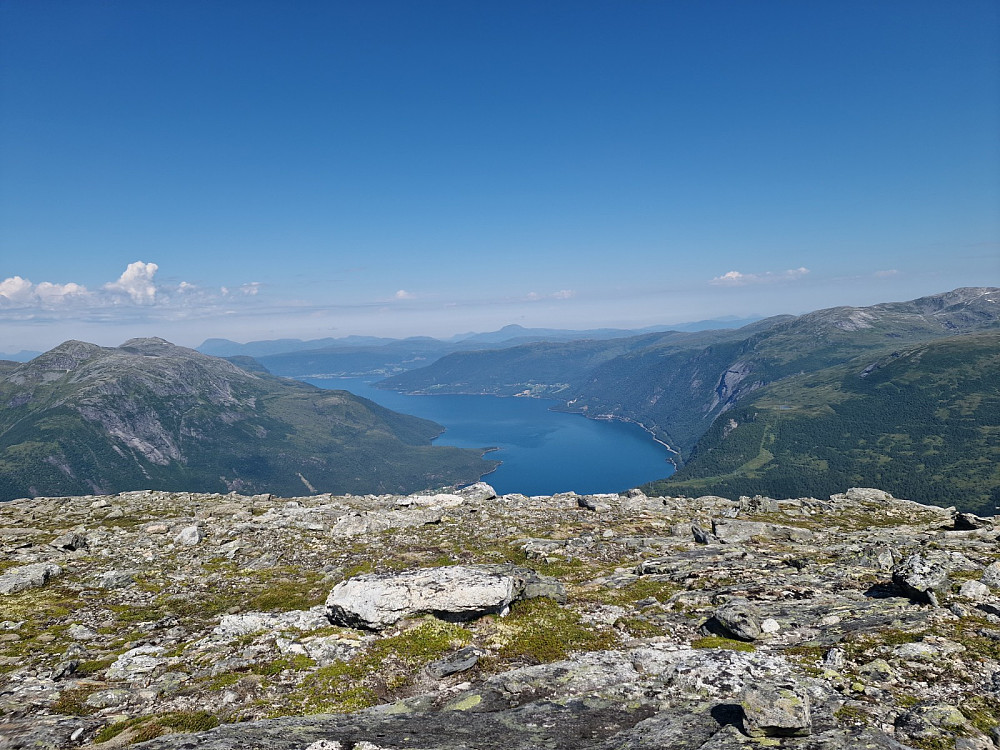 Utsikt over Eresfjord fra Kaldberget