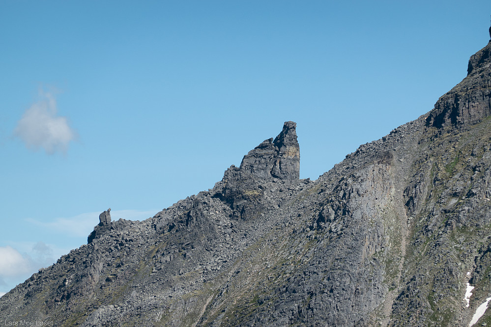 Jutulkjerringa og Jutulgubben oppe i Skarfjellet.