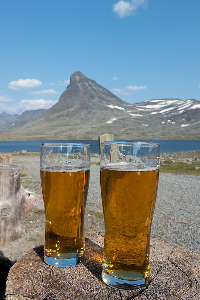 Med tilbakeblikk mot Kyrkja smakte disse to fantastisk, vel tilbake på Leirvassbu.