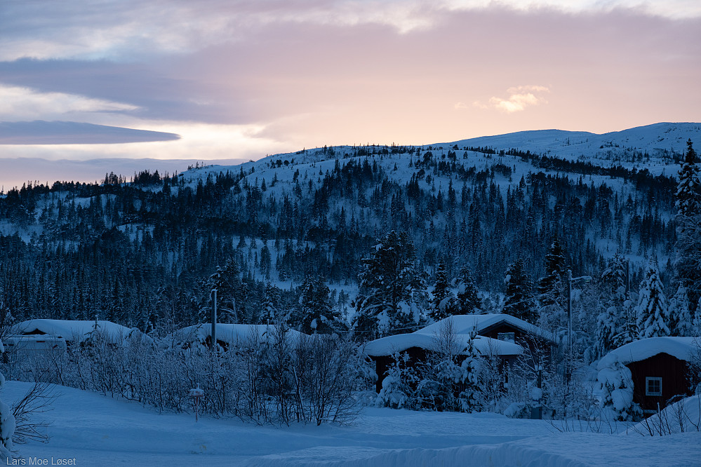 Tilbakeblikk mot Lykkjfjellet fra Høgkjølen Fjellcamp.