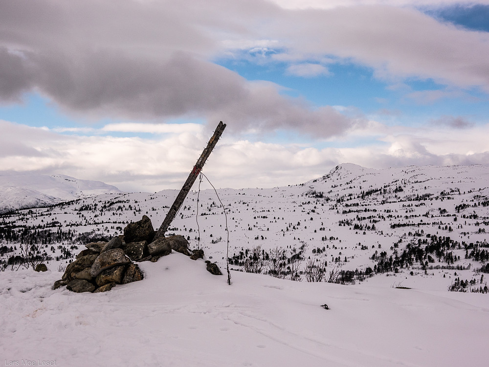 Fra toppunket av Kubbfjellet, mot Høgknippen.