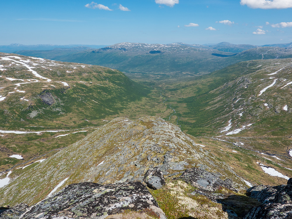 Tilbakeblikk ned over Eiterdalen.