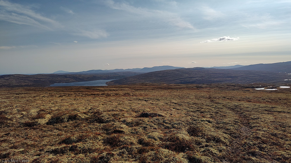 Innerdalsvatnet skimtes.
