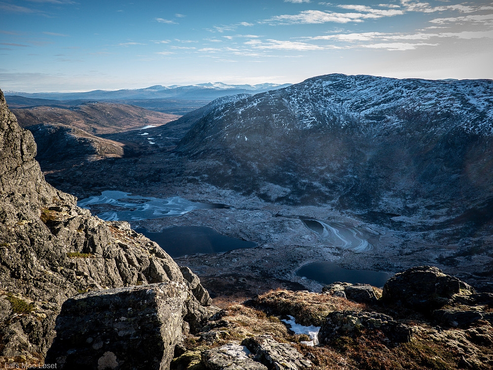 Oppe i Hornfjellet. Sørover mot Småvassbotnen og Dyrstolan.