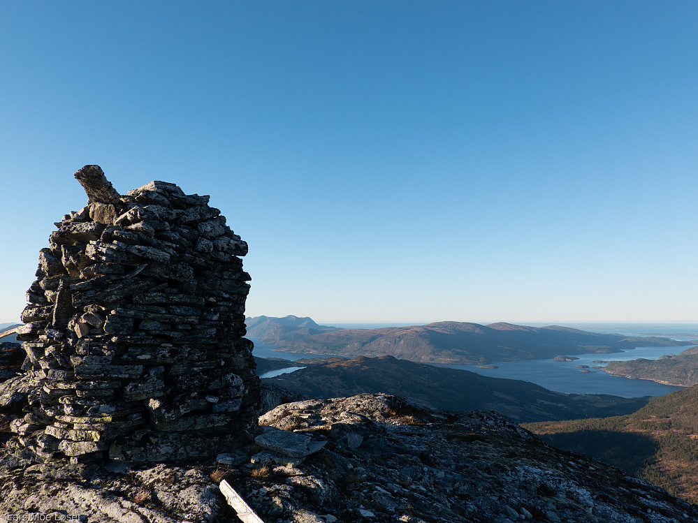 Toppvarden på Blåfjellet. Fin utsikt mot Aursundet derfra.
