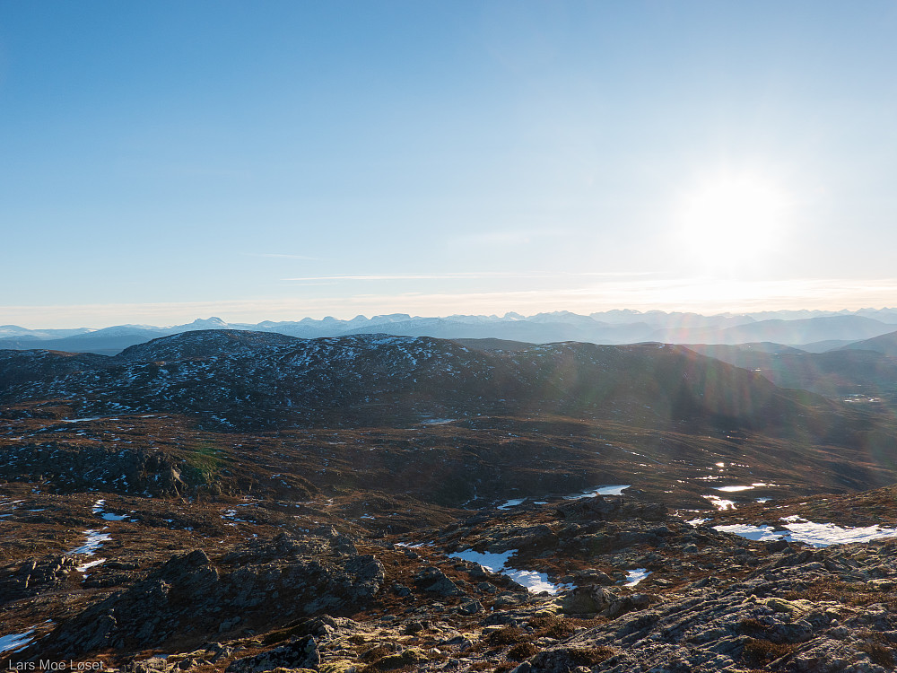 Tilbakeblikk mot Grønlifjellet, oppe på Blåfjellet.