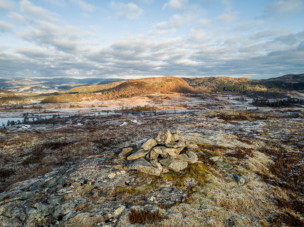 Utsikt fra toppen, 634 moh, nordøstover mot Snausstabben.