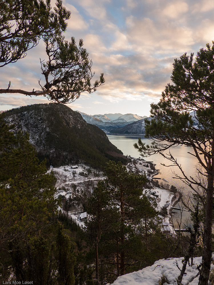 Østover mot Valåsen.