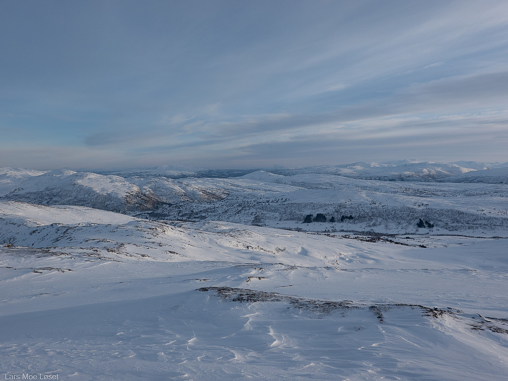 Knippelfjellet gir flott utsikt sørover  mot Nordmarka og Skåkleiva.
