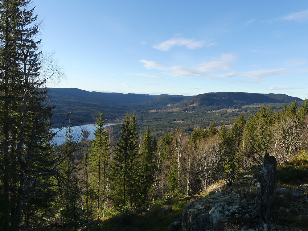 Fra Sollia og mot Skrukkelisjøen og Lundbergkollen.