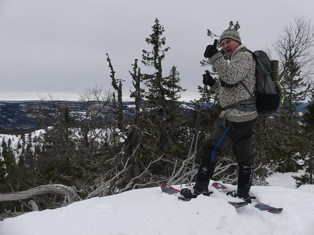 Håkon poserer på Skramsliberget Sør, 759 moh.