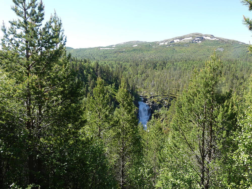 Stor og flott foss i Langvella.