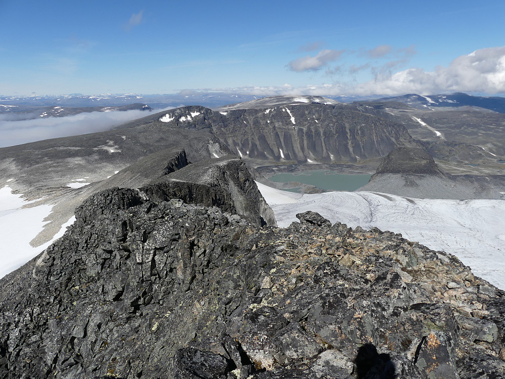 Nordover Trollsteineggje fra hovedtoppen.