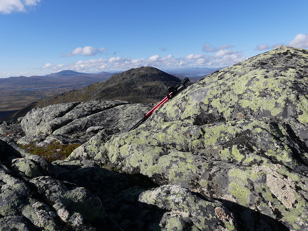 Fra Storhøa S, 1416 moh. og mot Storhøpiggen.