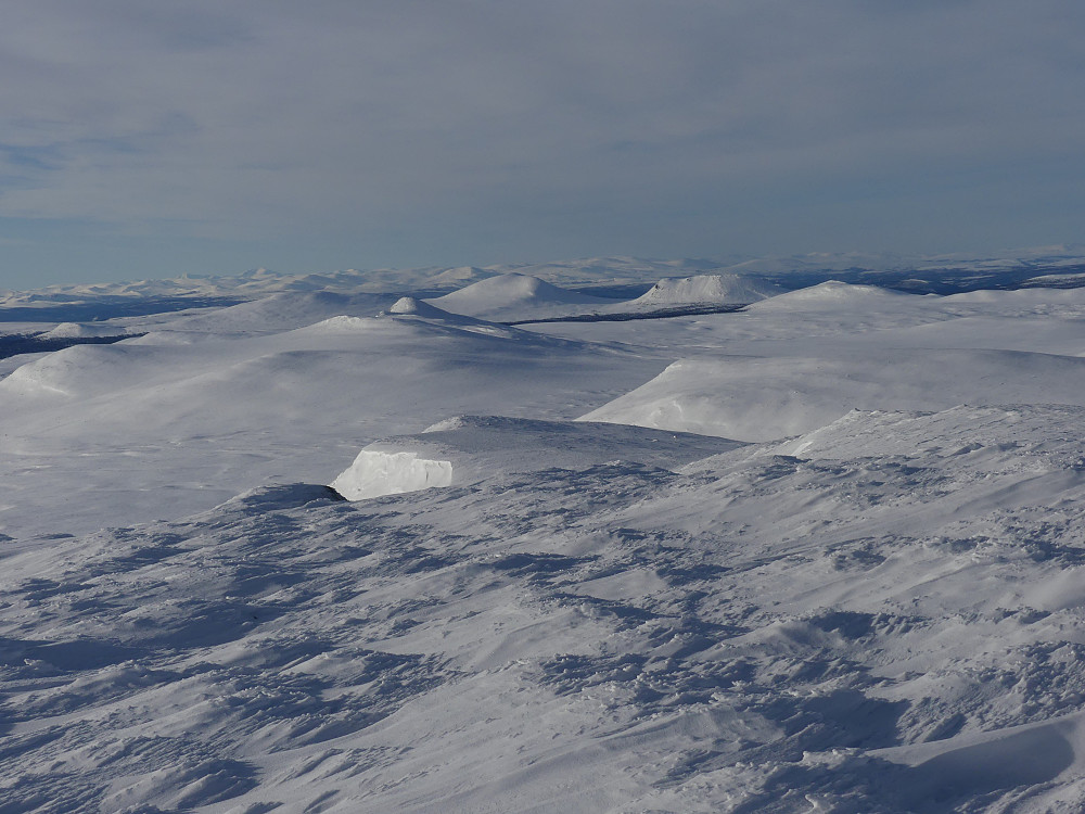 Utsikt nordover helt til Snøhetta.