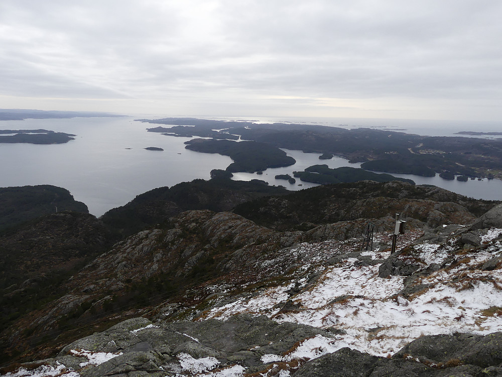 Fra toppen og vestover.