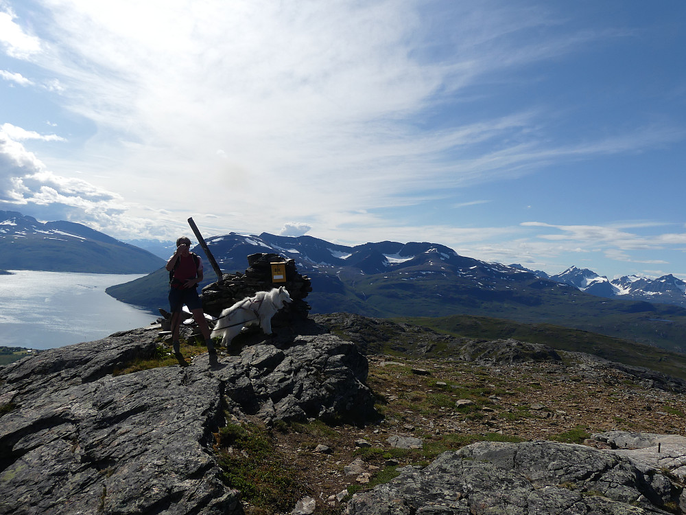 På toppen av Vardfjellet, 604 moh.