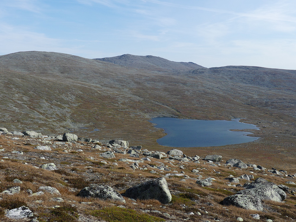 Vigltjønna med Tverrviglen, Storviglen og Støvelbekkhøgda. Fra Midtviglen.