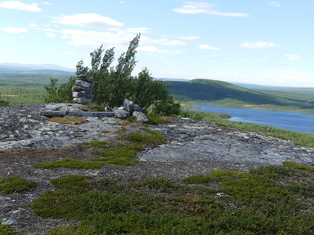 Fra toppen av Finnfloklumpen med utsikt over Rien.