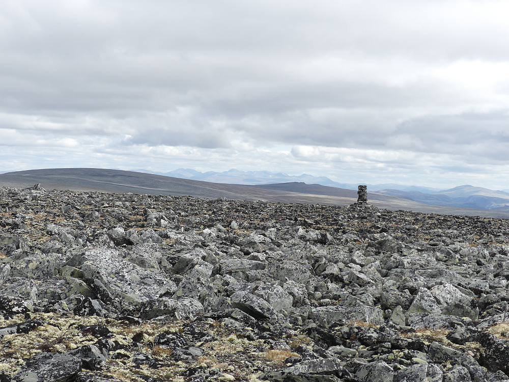 På toppen av Kjølen, 1782 moh. Her med utsikt til Rondane.