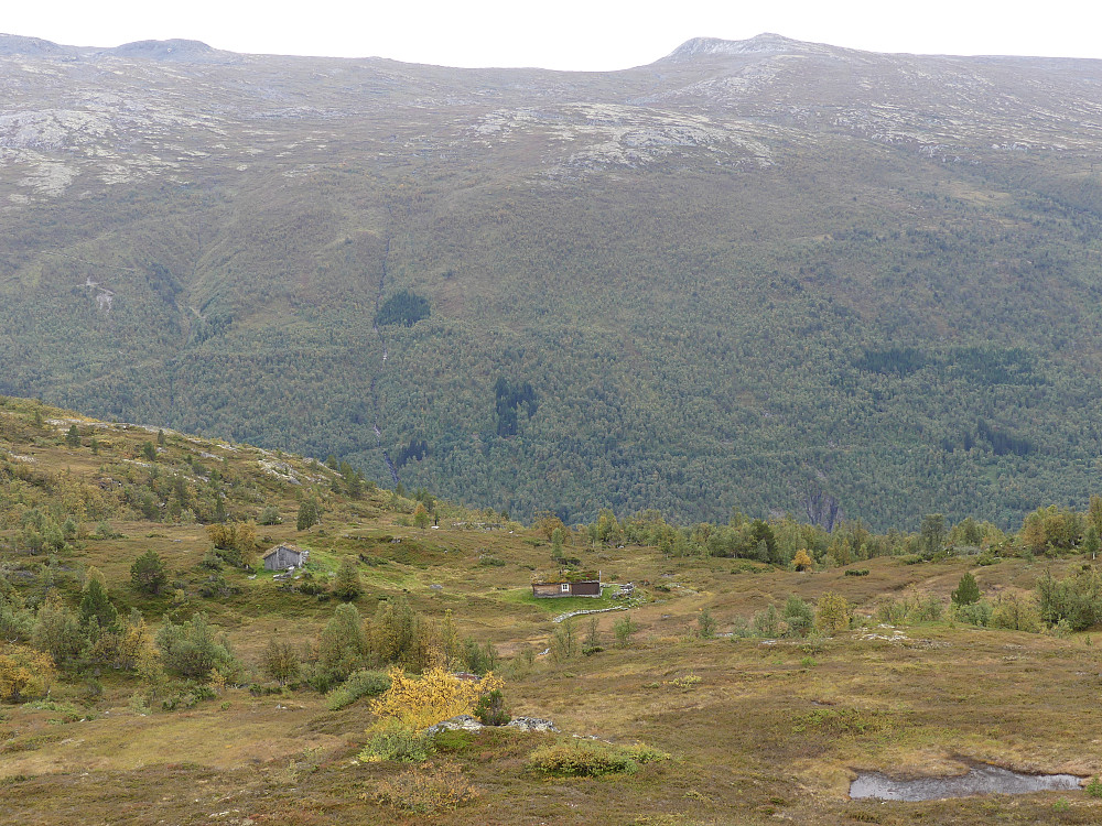 Slipersætra har utsikt til både Gråhøa og Oppdalshøa.