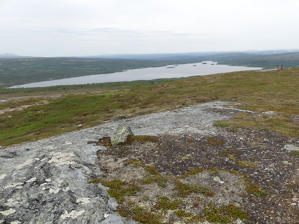 Djupsjøen fra toppen av Svensvola.