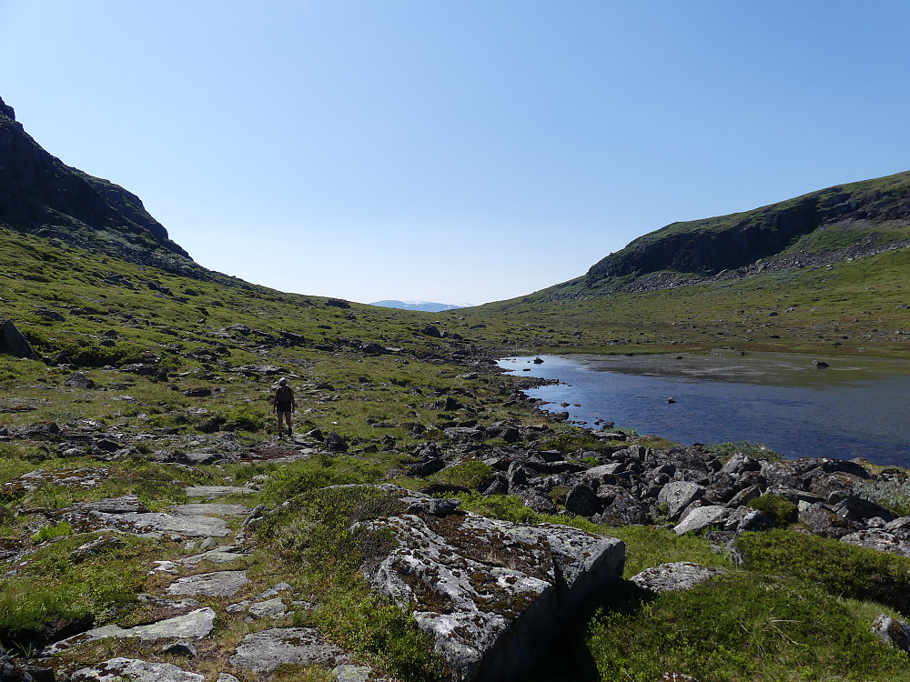 Ved det innerste vatnet i Holmøyskaret.